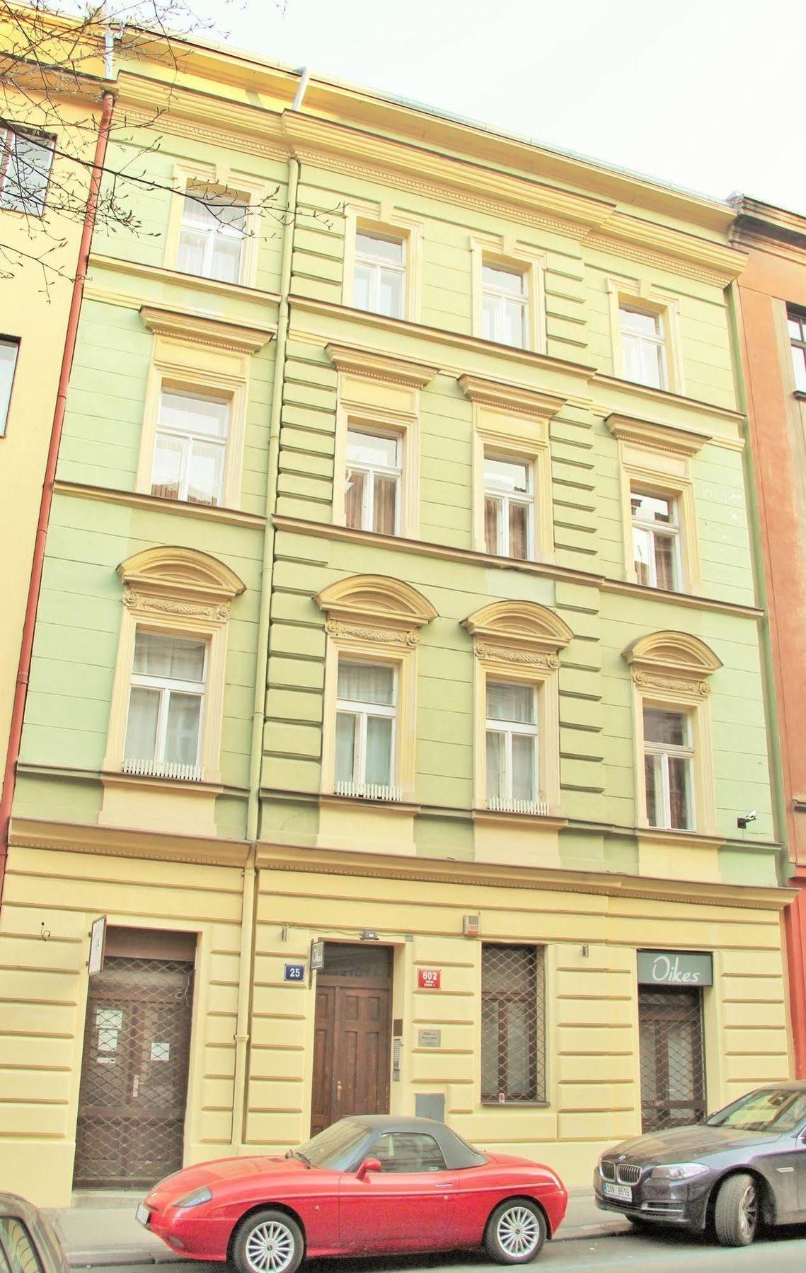 Vlkova Palace Praga Esterno foto