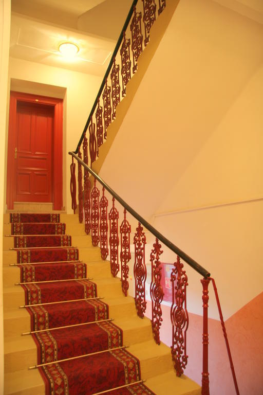 Vlkova Palace Praga Esterno foto